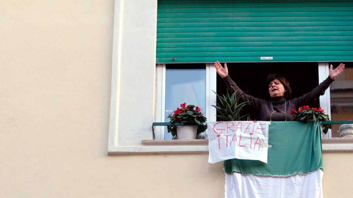 Immagine di Giorno dopo giorno si affloscia la retorica del balcone