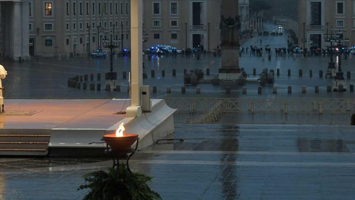 Immagine di Il Papa nel silenzio