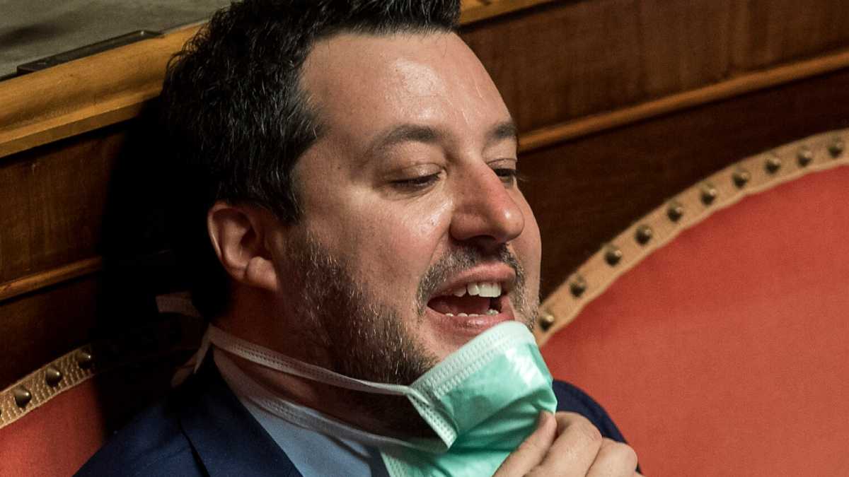 Immagine di Salvini è buono per il bando dalla vita civile, altro che Union Sacrée