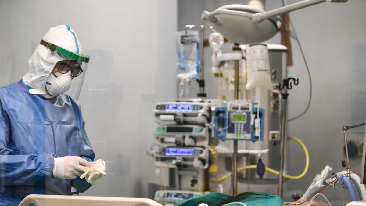 Immagine di Coronavirus e pensiero antiscientifico, due virus pericolosi per la nostra società