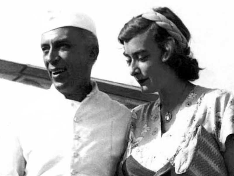 Pamela Hicks (nata Ashley) con Pandit Nehru nel 1948