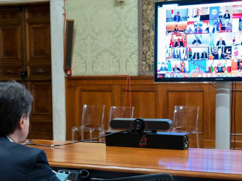 Il Presidente del Consiglio Conte partecipa in video conferenza al G20 e al Consiglio europeo (foto LaPresse)