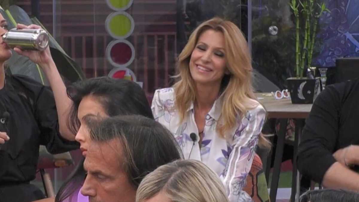 Immagine di La tv inghiottita dal virus