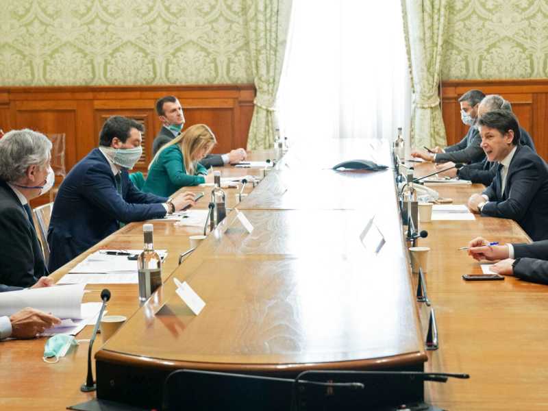 Conte a Palazzo Chigi con i leader dell'opposizione (foto LaPresse)