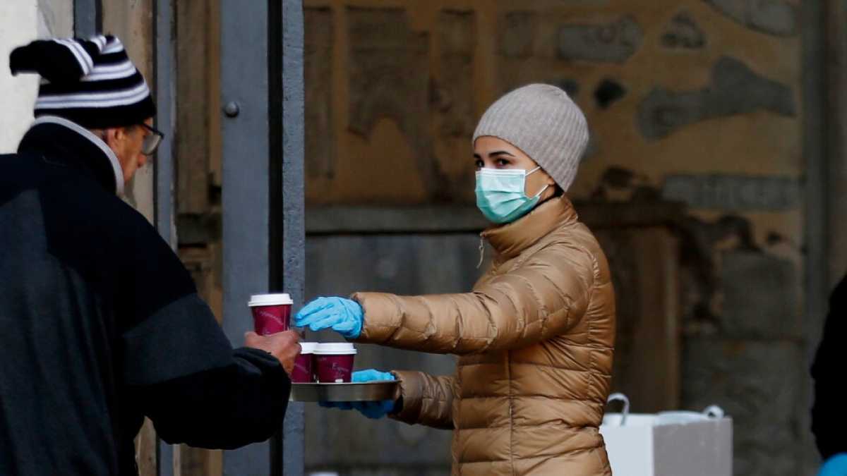 Immagine di 15 milioni in buoni pasto per i romani in difficoltà, ma ci sono problemi