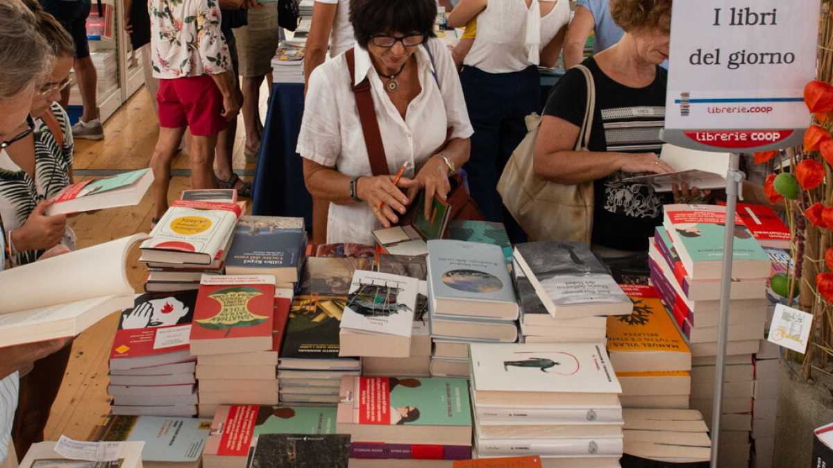 Immagine di È davvero così necessario riaprire subito le librerie?
