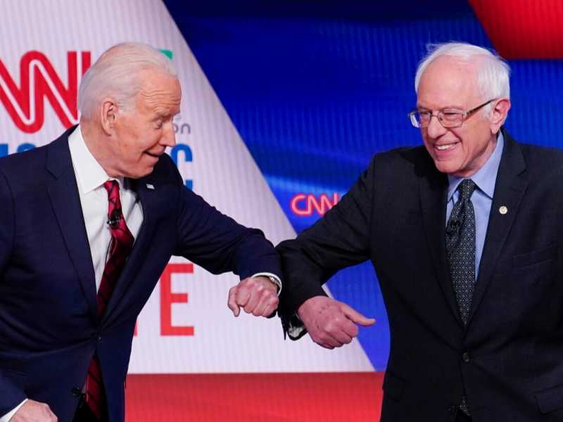 Joe Biden e Bernie Sanders (foto LaPresse)