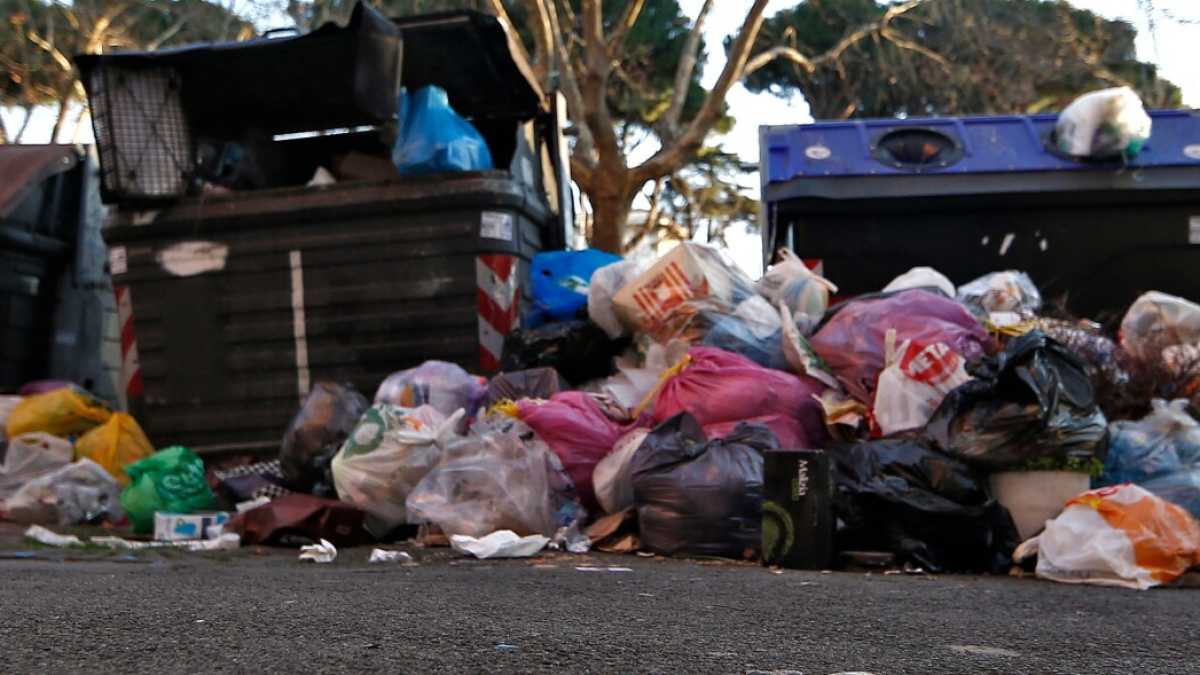 Immagine di I rifiuti e la realtà negata anche al tempo del virus