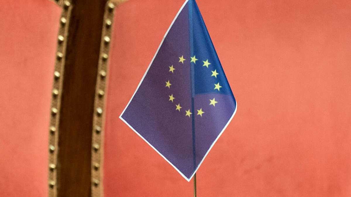 Immagine di Europa e Italia malamente incastrate nel conflitto tossico tra Eurobond e Mes