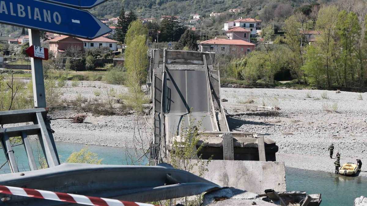 Immagine di Gli allarmi inascoltati sulle condizioni del ponte crollato e il confronto in Europa