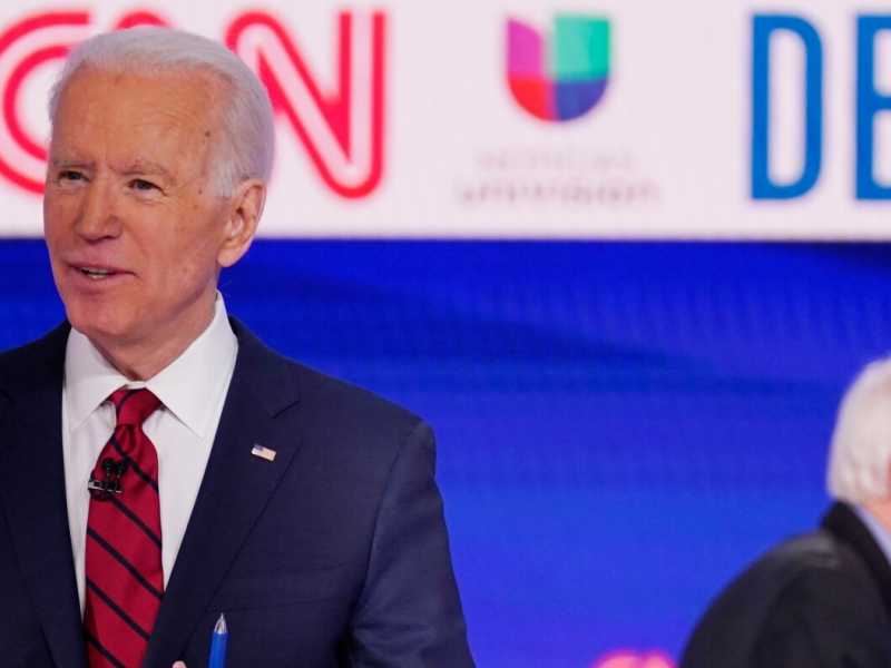 Joe Biden e Bernie Sanders (foto LaPresse)
