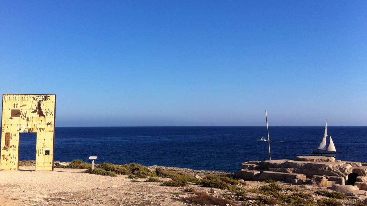 Immagine di "Qui dove la rabbia sociale è reale": Pozzallo e Lampedusa, tra virus e accoglienza