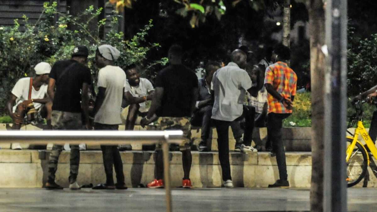 Immagine di Perché la regolarizzazione dei “clandestini” è nel nostro interesse