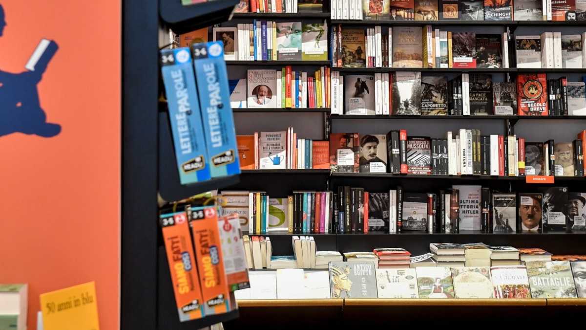 Immagine di Non sono superstizioso, per cui entro in libreria senza mascherina