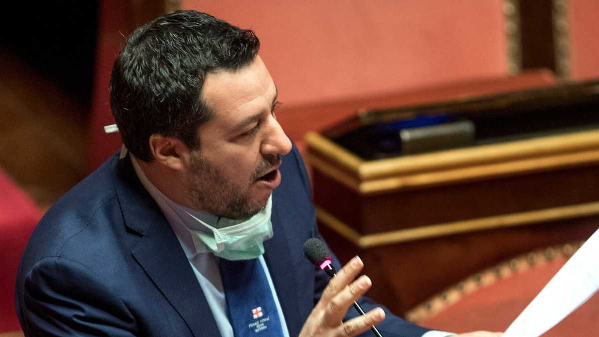 Immagine di Regolarizzare i clandestini con Salvini
