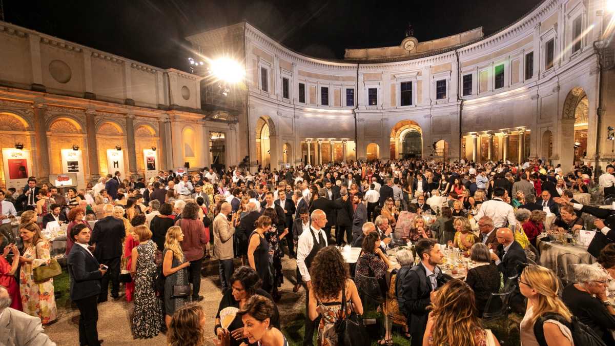 Immagine di Strega con il virus