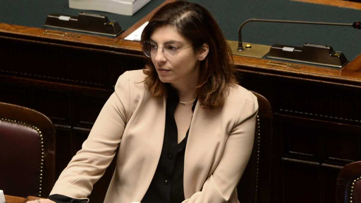 Immagine di Laura Castelli, la “perpetua” del Mef