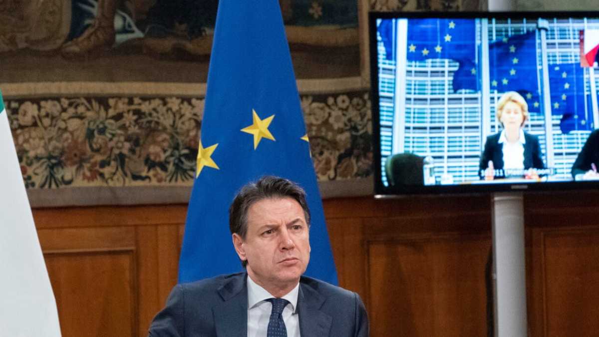 Immagine di Due o tre ragioni per diffidare dell’idea del bond patriottico