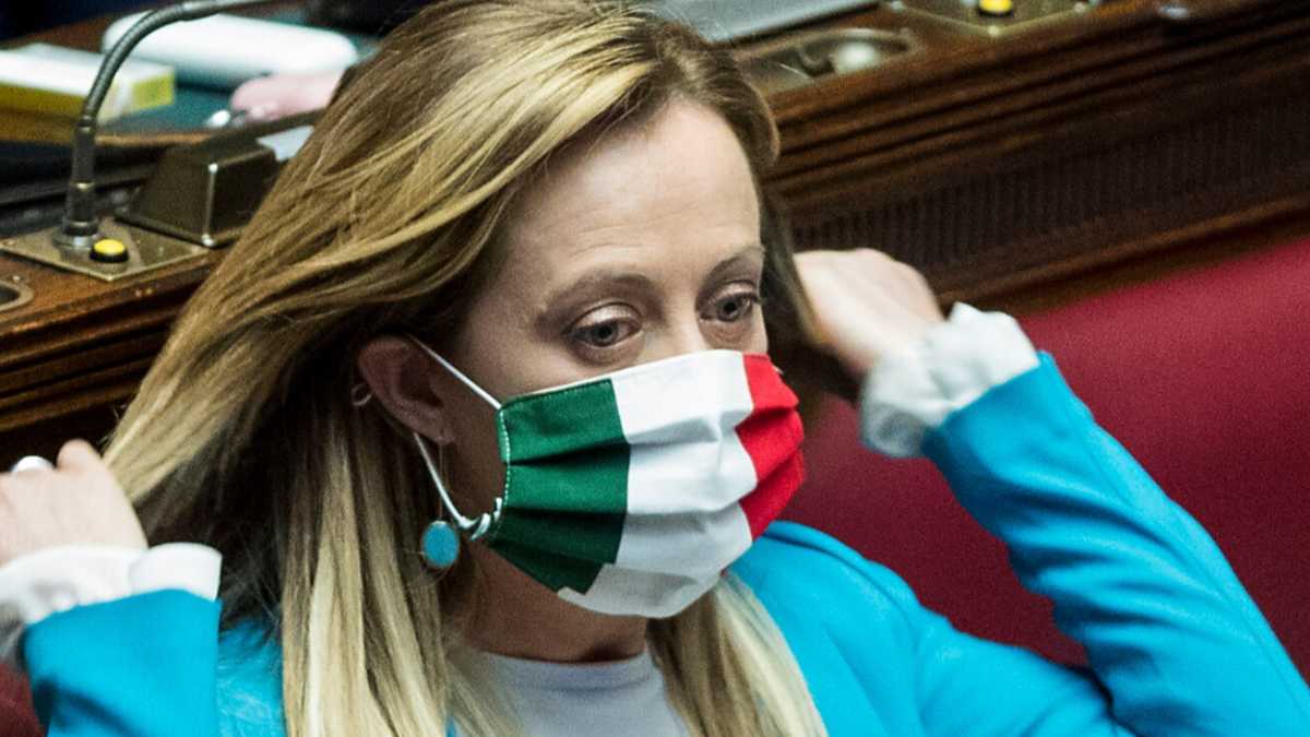 Immagine di La politica italiana è tutto un gioco di specchi