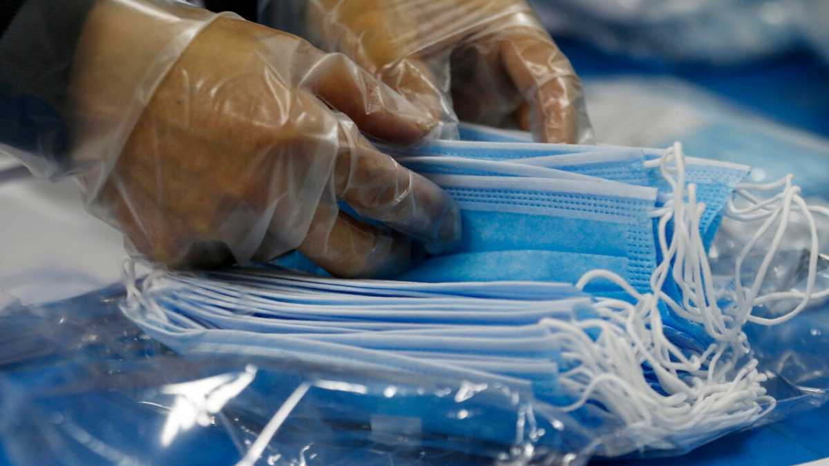 Immagine di Ok, il prezzo è ingiusto. Così Arcuri rischia di bloccare la filiera delle mascherine