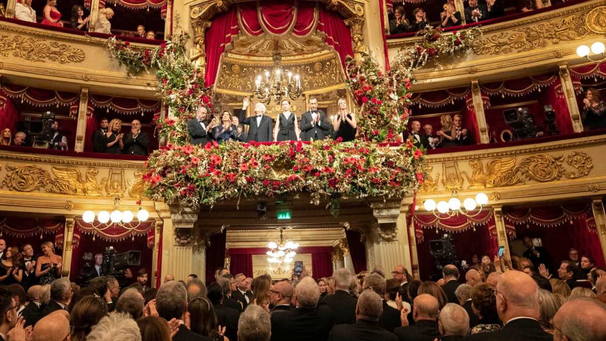 Immagine di Basta teatri, per assistere alla lirica andremo al drive-in?