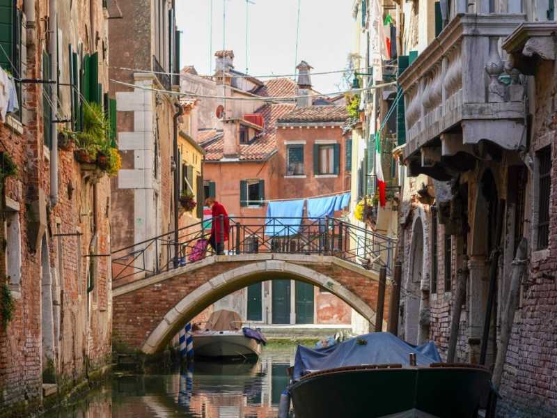 Dal Co ci racconta Venezia e l’abbandono delle città ai tempi del virus