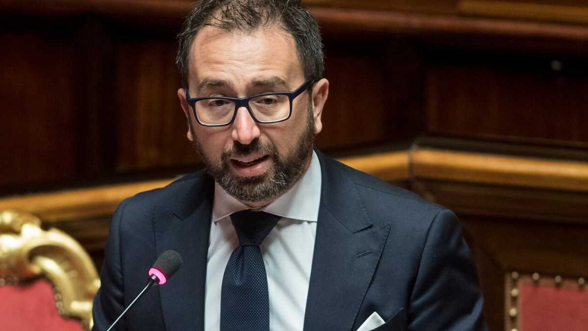 Immagine di Non lasciate sfiduciare i ministri dai pm