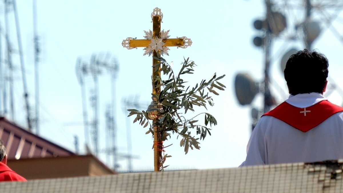 Immagine di Il virus, la fede e la sofferenza. “Attenti a non trasformare la messa in uno spettacolo”