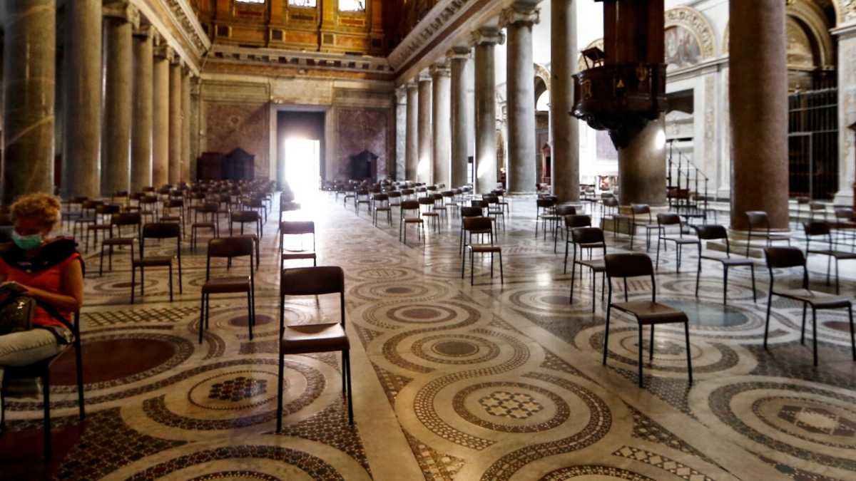 Immagine di Il protocollo per le messe umilia e statalizza la chiesa