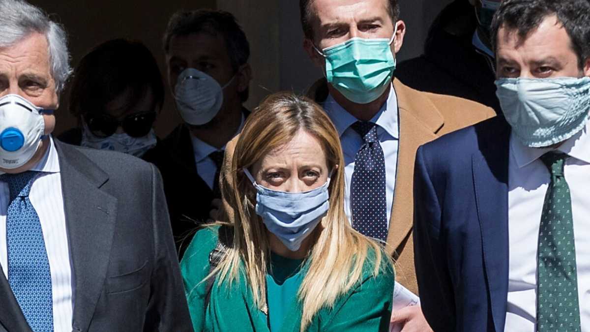 Immagine di Oltre le carte di Conte