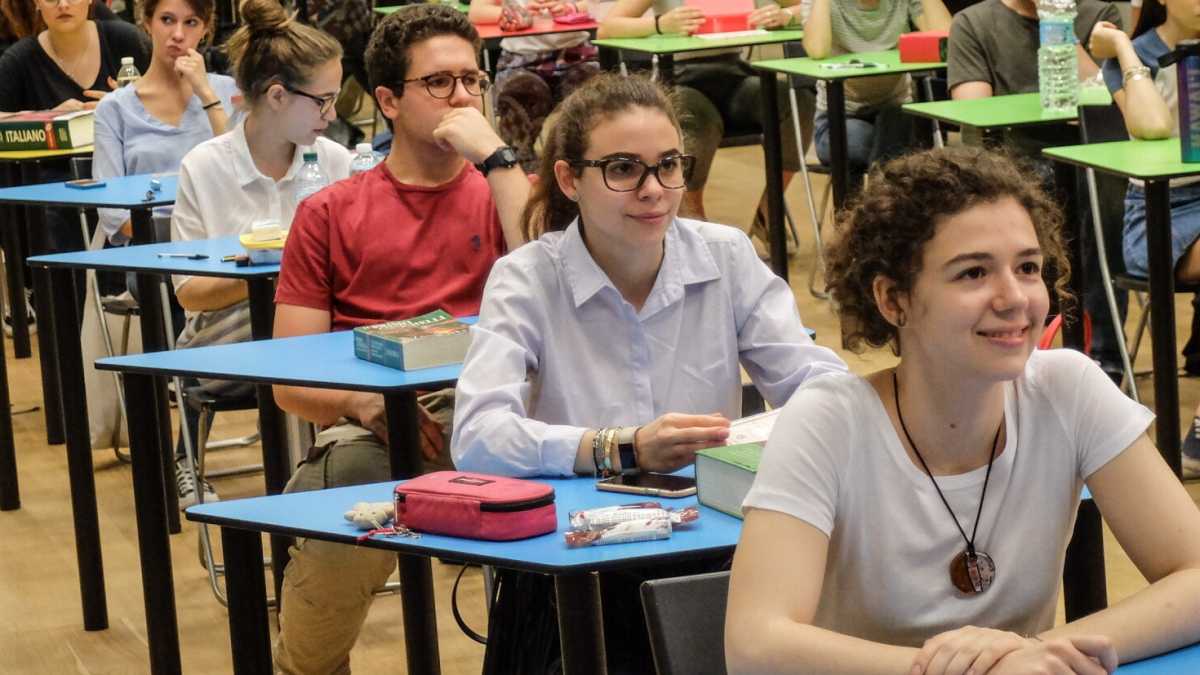 Immagine di All’Alitalia il doppio di risorse rispetto alla scuola. Qualcosa non va