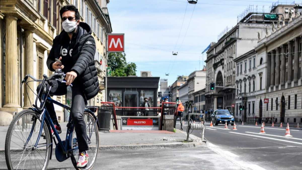 Immagine di Ma dove vai, Milano in bicicletta? Scene da un boom (e meno male)