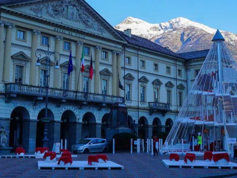 Piazza Emile Chanoux, ad Aosta