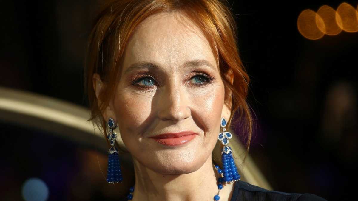 Immagine di J.K. Rowling regala al mondo un suo libro inedito