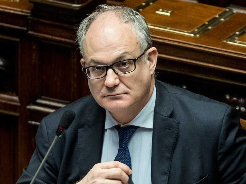 Il ministro dell'Economia Roberto Gualtieri (foto LaPresse)