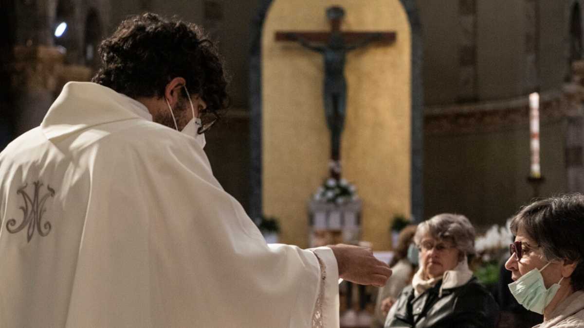 Immagine di Liberarsi dal clero ipocredente e ipermondano