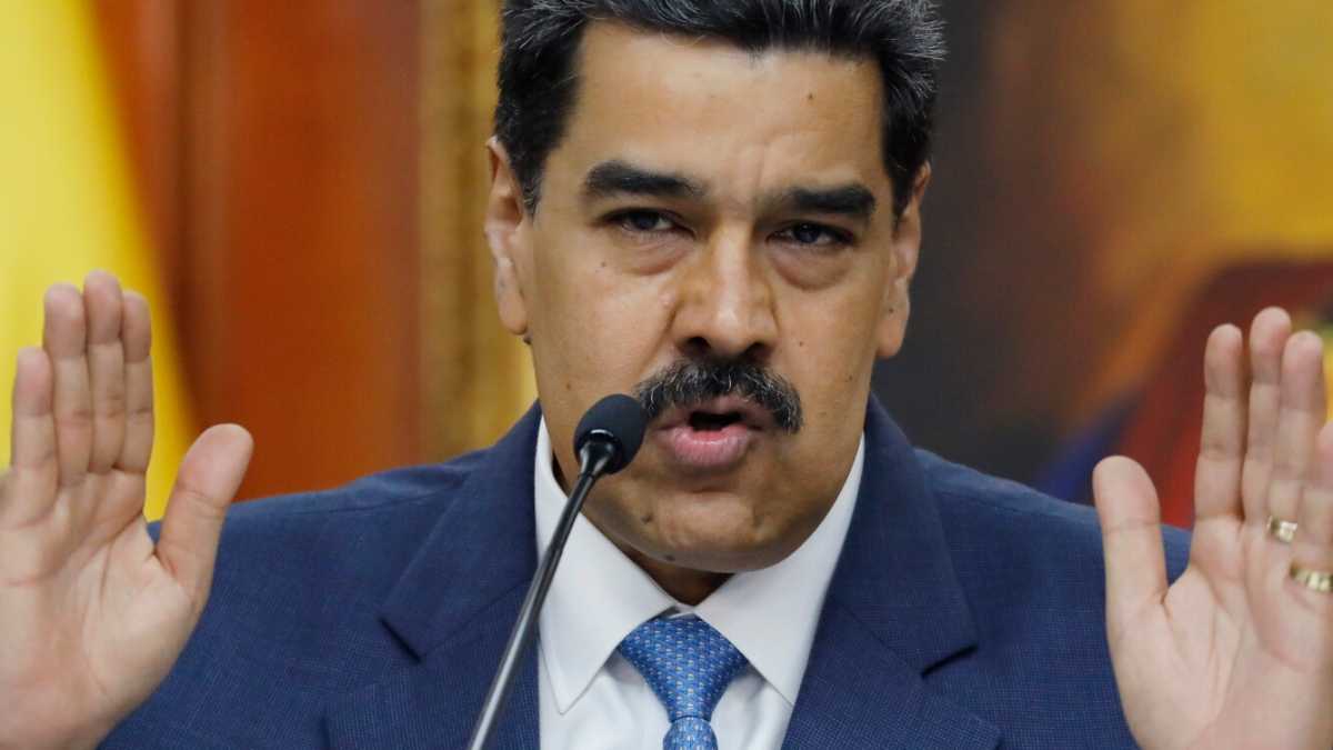 Immagine di La storia della valigetta venezuelana è la cosa meno noiosa capitata ai grillini