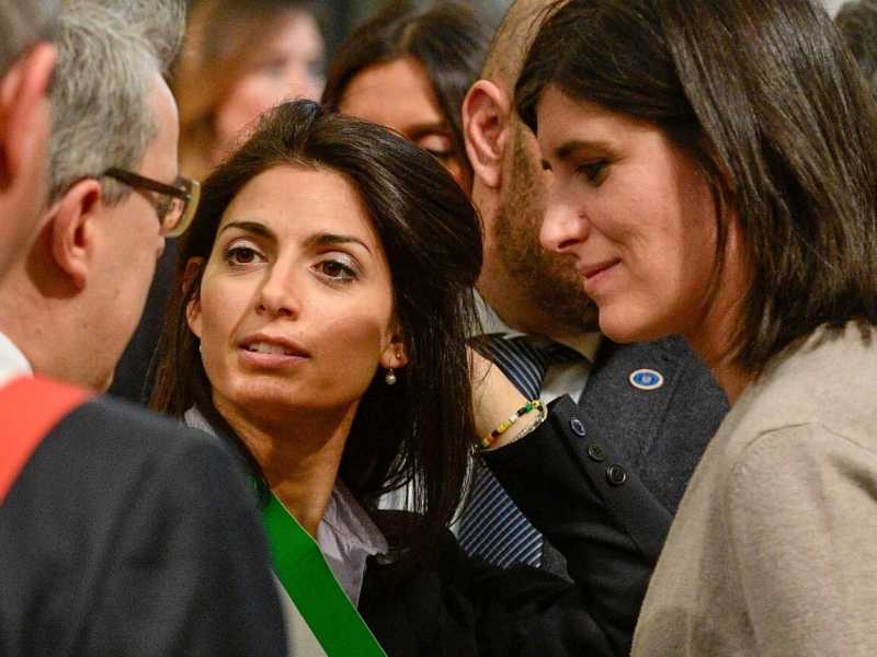 Virginia Raggi e Chiara Appendino (LaPresse)