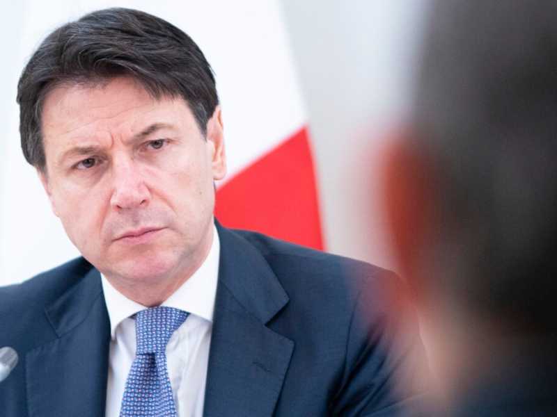Conte vuole rilanciare il lavoro. Ma per ora deve garantire la cassa integrazione