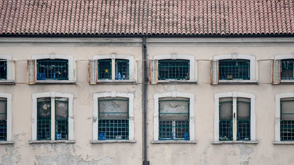 Immagine di Il Covid è finito, tutti in carcere