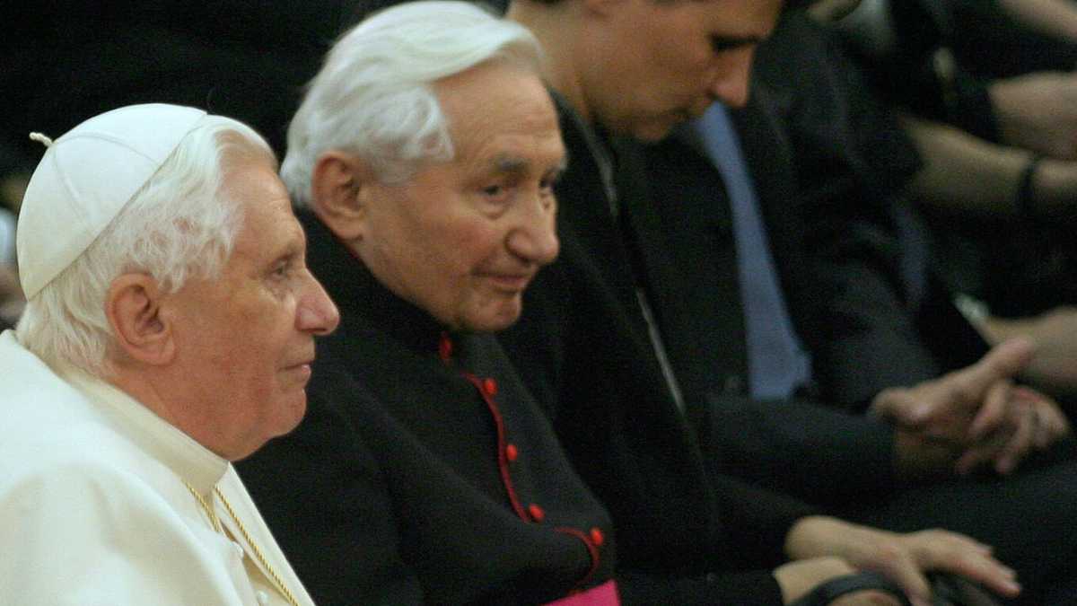 Immagine di Benedetto XVI è tornato in Germania