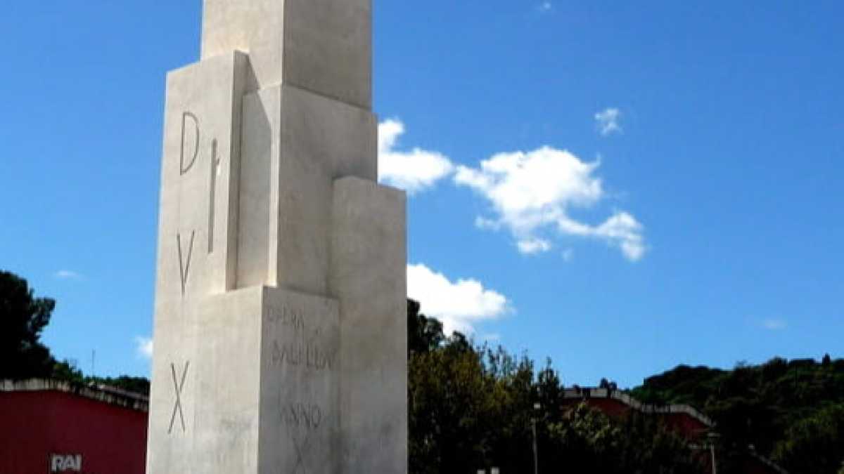 Immagine di “Ecco perché non si deve toccare nemmeno l’obelisco del duce”