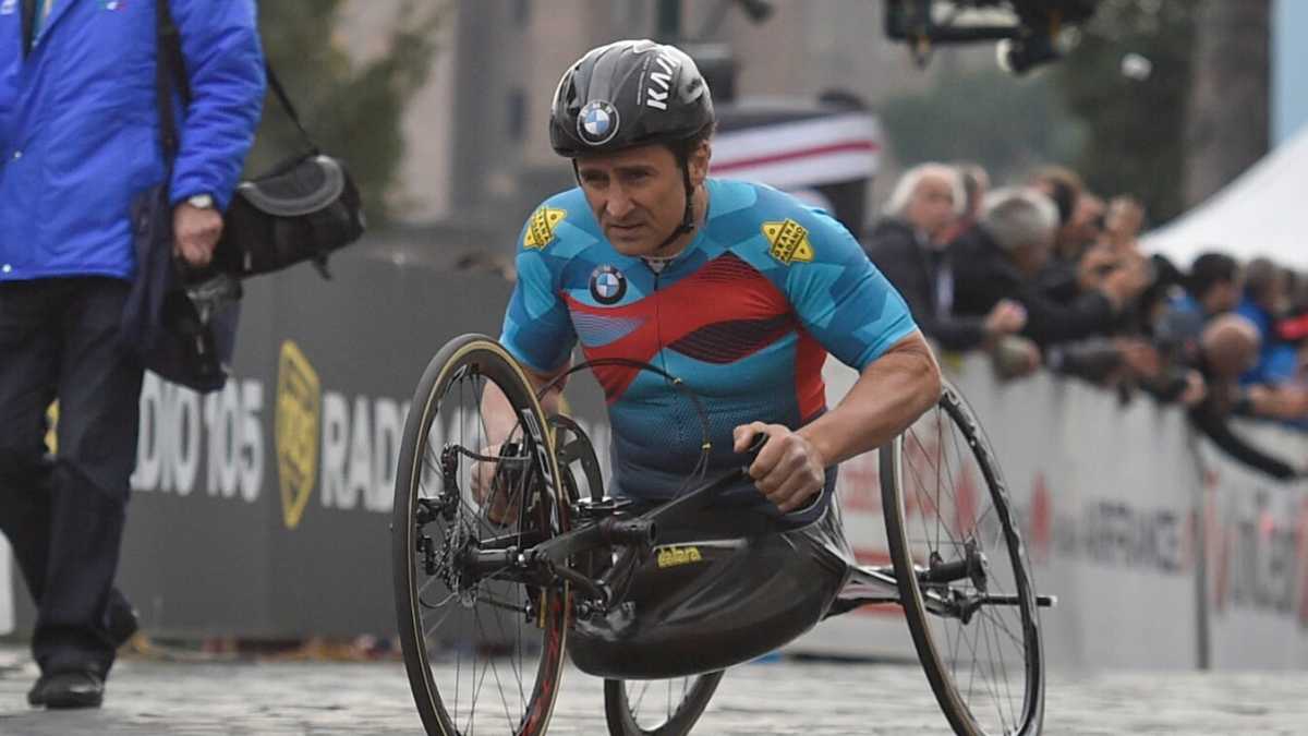Immagine di Zanardi è grave e resta in terapia intensiva
