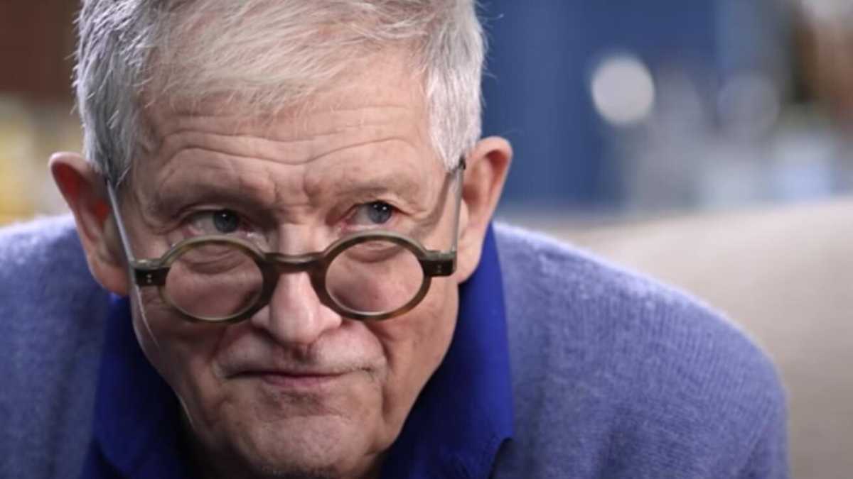 Immagine di David Hockney, la gioia “eye-fuck” di un dandy mai stanco di guardare