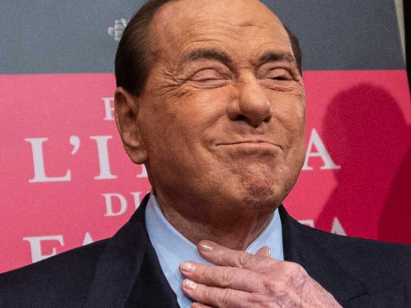 Il Cav. a Roma, alla presentazione libro di Bruno Vespa