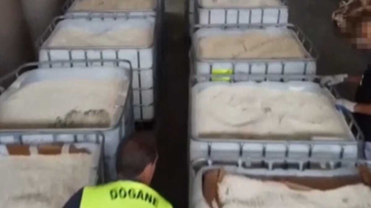 Immagine di Di chi è questa droga?