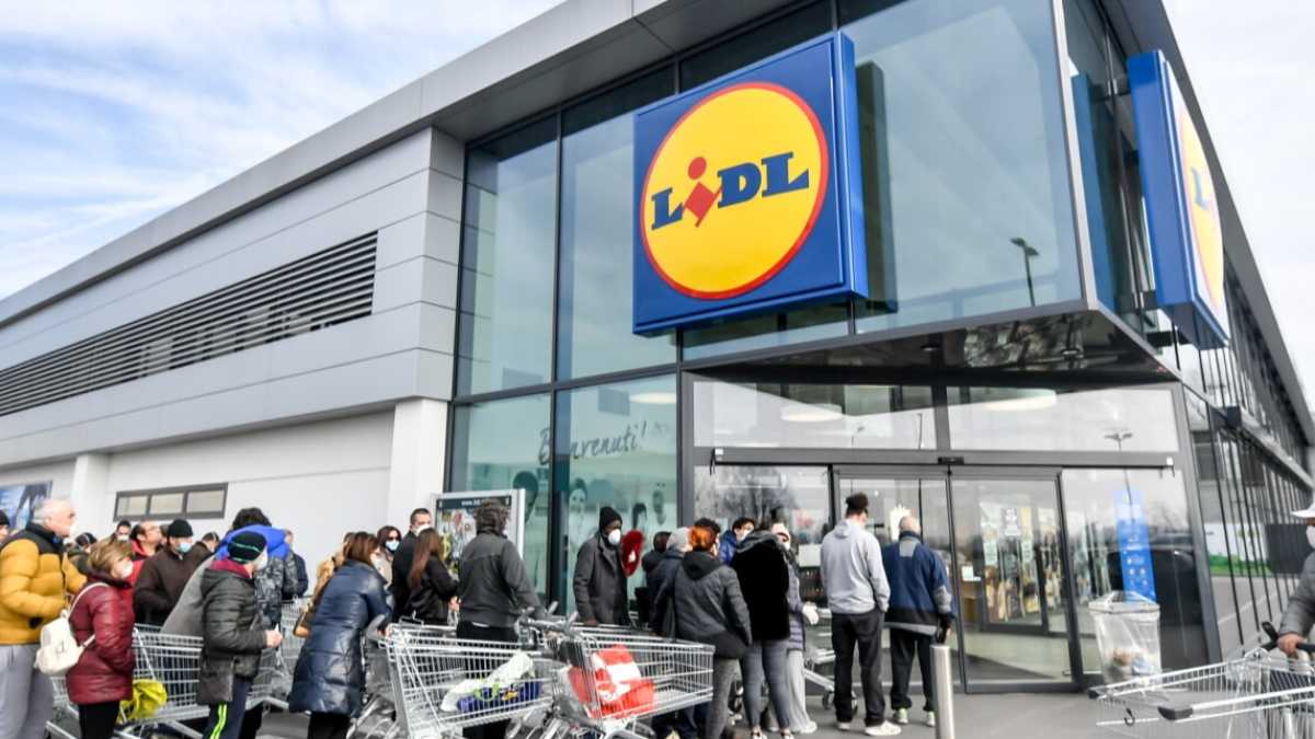 Immagine di Là dove c’era un centro sociale ora c’è Lidl. Perché investire 400 milioni in Italia