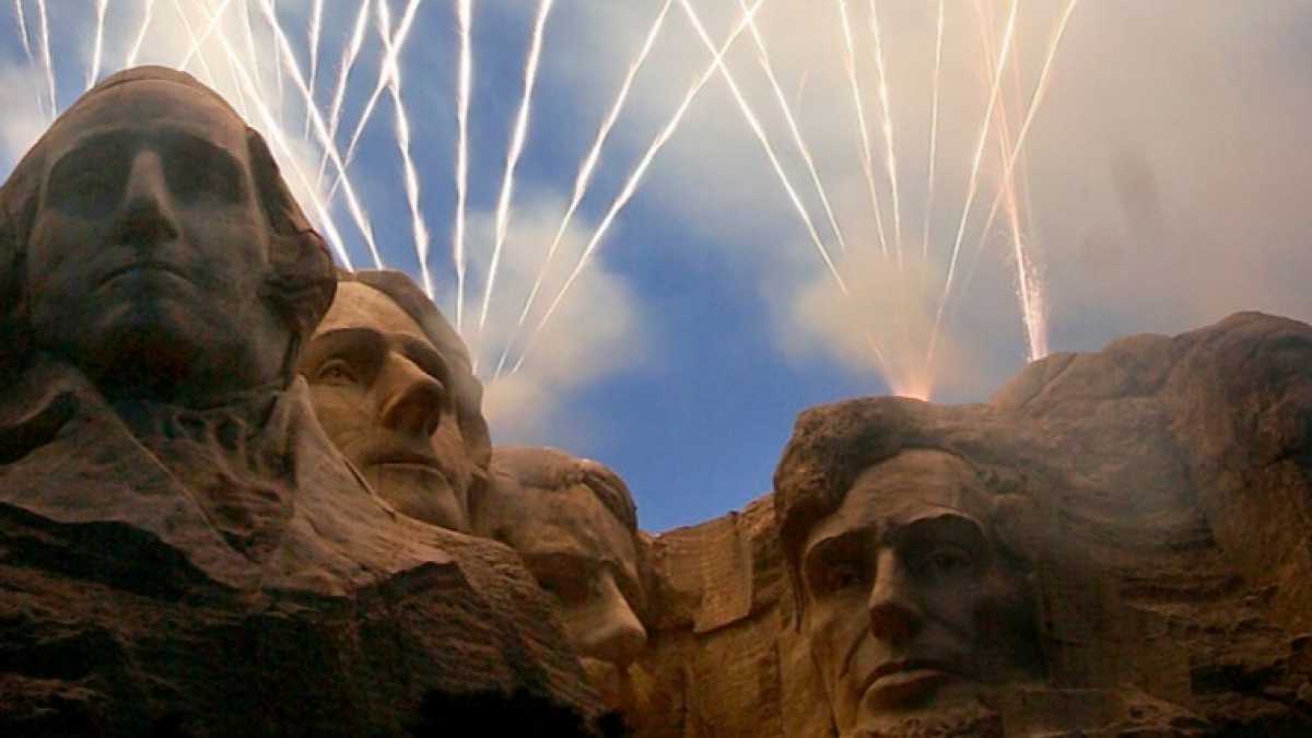 Immagine di Trump si è fissato col monte Rushmore. Ecco tutto quello che può andare male