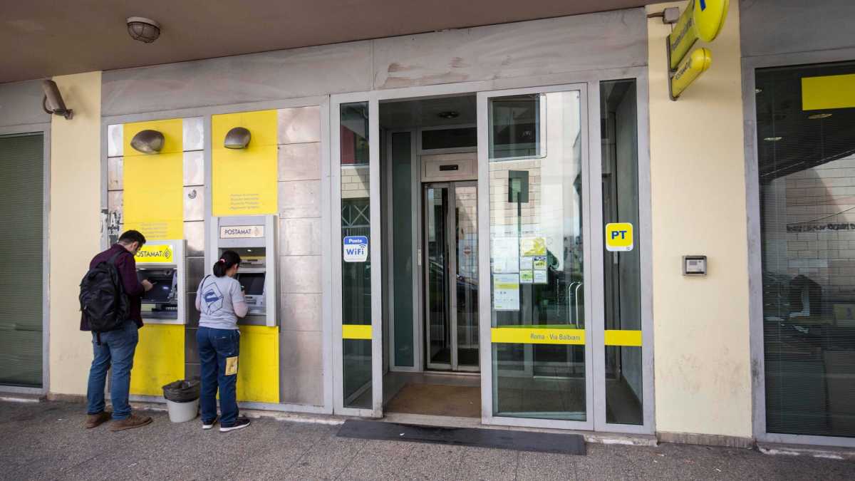 Immagine di C'era un centrafricano in fila alle Poste