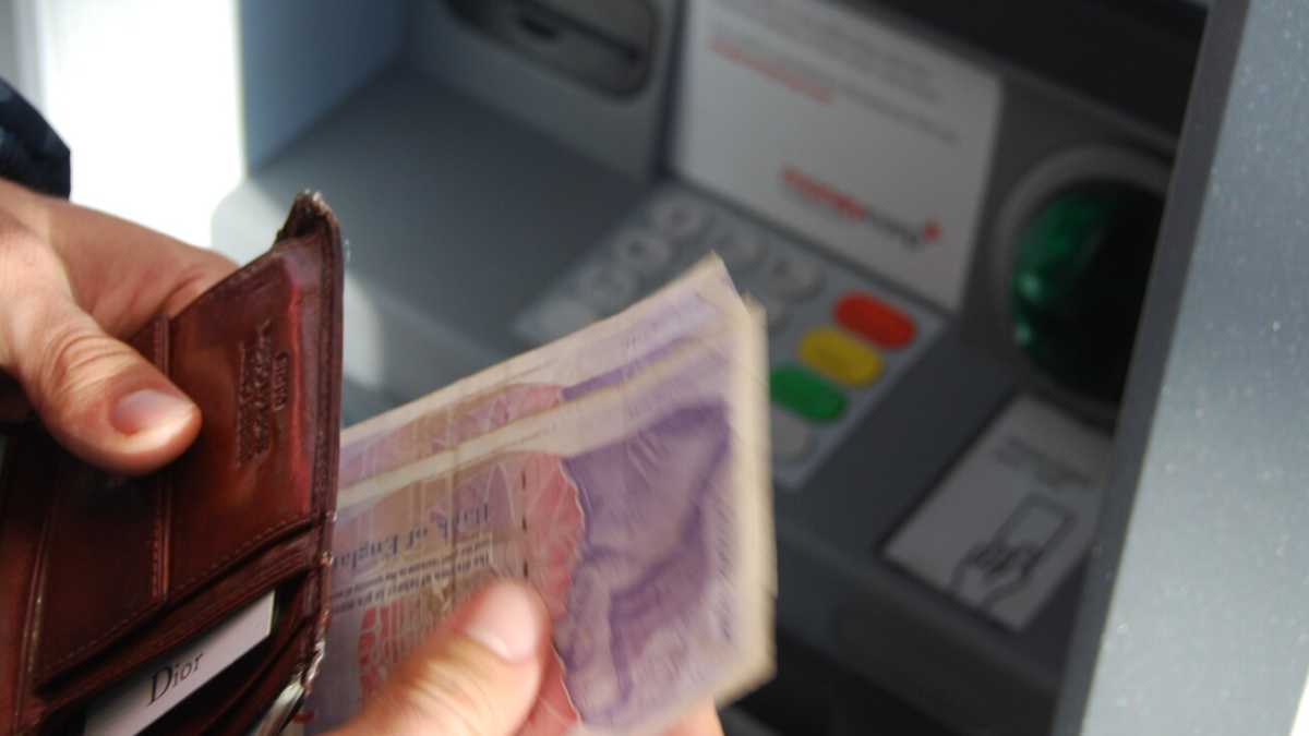 Immagine di Sveglia: l’alternativa al debito è possibile